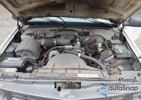 1998 Chevrolet C1500 Fleetside W/T из США, поврежденный, VIN 1GCEC14W7WZ276147